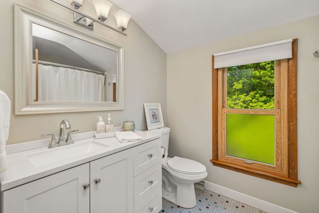 6037 N Elm Tree Rd, House other with 4 bedrooms, 2 bathrooms and null parking in GLENDALE WI | Image 11