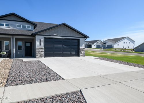 5612 Titanium Dr, Bismarck, ND, 58503-6995 | Card Image