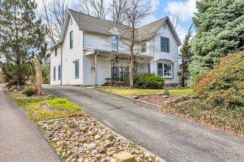 219 W Center St, Concord, MI, 49237-9577 | Card Image