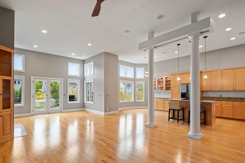 517 River Ter Ct, Minneapolis, MN, 55414 | Card Image