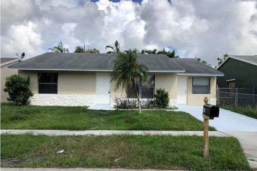 5865 Aurora Ct, Lake Worth, FL, 33463-1544 | Card Image