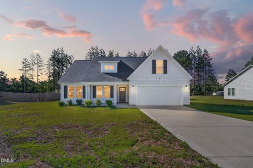 40 Terrier Ct, Parkton, NC, 28371-6100 | Card Image