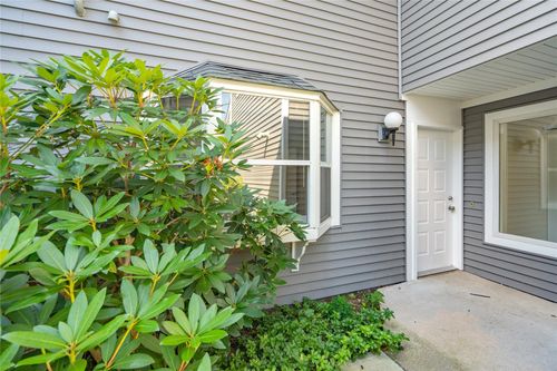 365 Seabreeze Ct, Moriches, NY, 11955-1707 | Card Image