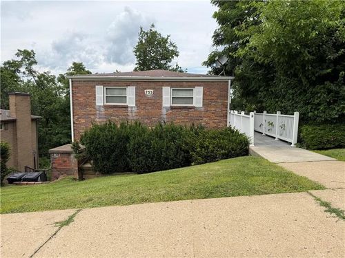 2-735 Athalia St, Baden, PA, 15005 | Card Image