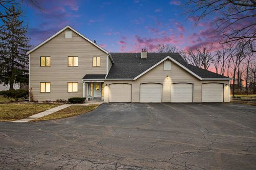 2023 Hawthorne Ln, Chesterton, IN, 46304 | Card Image