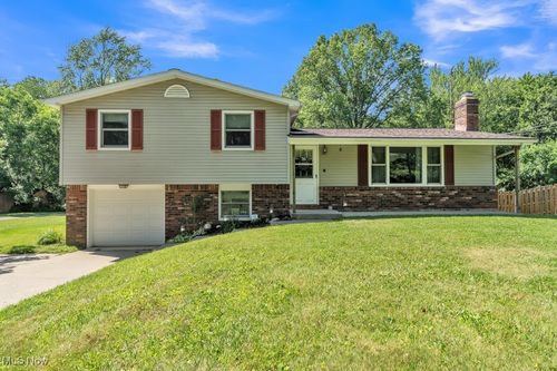 32588 Chestnut Ridge Rd, North Ridgeville, OH, 44039-2640 | Card Image