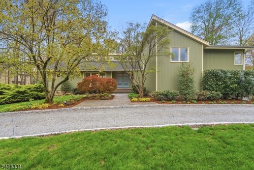 2 Exeter Ln, Morristown, NJ, 07960-6340 | Card Image