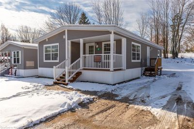 35 Sussex Sq, House other with 3 bedrooms, 2 bathrooms and 2 parking in Owen Sound ON | Image 2