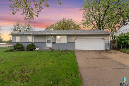 1325 S Annway Dr Drive, Sioux Falls, SD, 57103 | Card Image