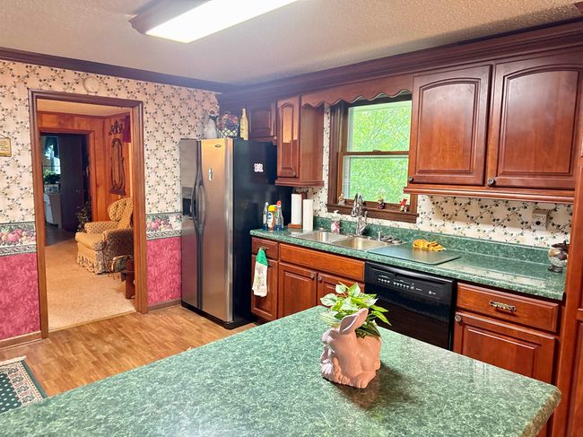 8627 Valley Falls Rd, House other with 3 bedrooms, 2 bathrooms and null parking in Boiling Springs SC | Image 8