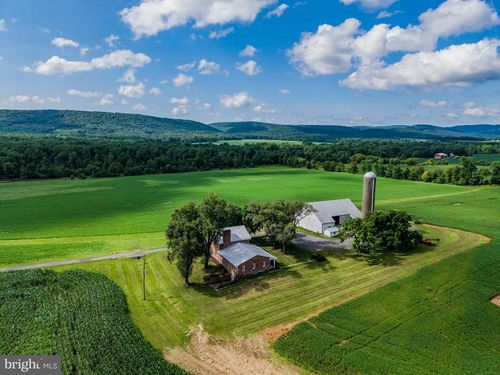 102 Encks Mill Rd, CARLISLE, PA, 17015-9318 | Card Image