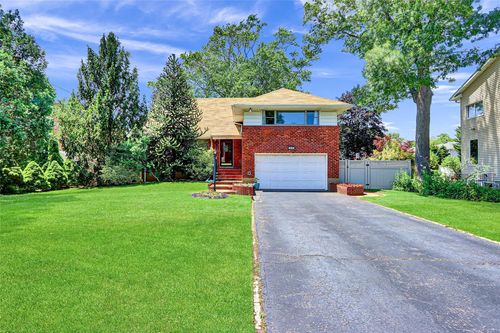 1016 Old Britton Rd, North Bellmore, NY, 11710-1723 | Card Image