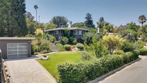 10034 La Canada Way, Sunland, CA, 91040 | Card Image