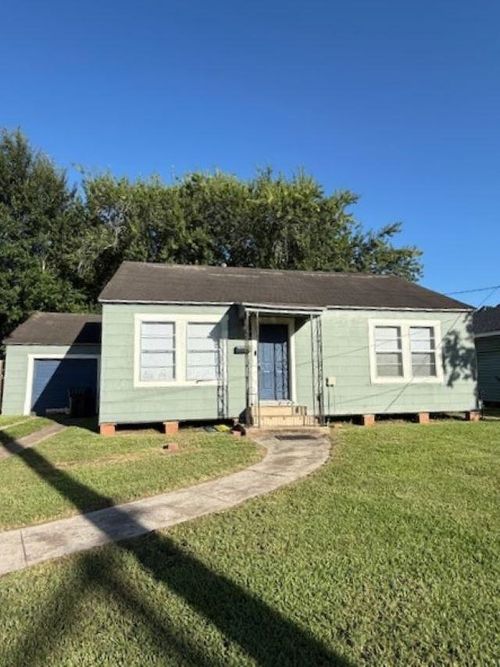 6416 32nd St, Groves, TX, 77619-5102 | Card Image