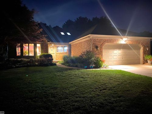 43243 Riverway Dr, Clinton Township, MI, 48038-5531 | Card Image