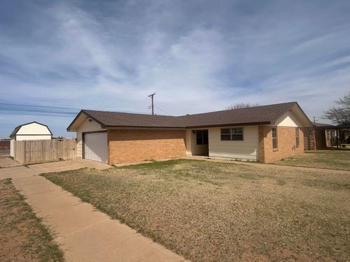 111 Bobby St, Levelland, TX, 79336-2856 | Card Image