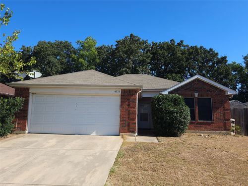 4533 Forest Glen Dr, Forest Hill, TX, 76119-6950 | Card Image