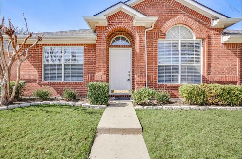 8611 Ironwood Dr, Irving, TX, 75063-7215 | Card Image