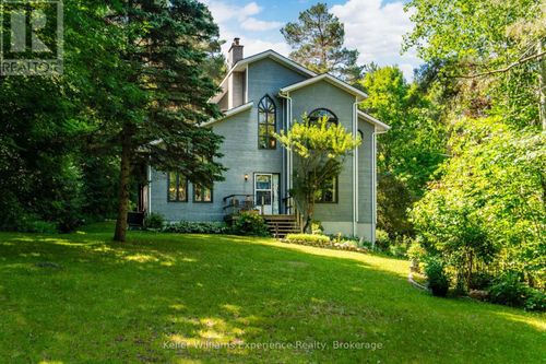 122 Poyntz St, Penetanguishene, ON, L9M1P4 | Card Image