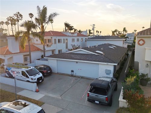 215 Detroit Ave, Huntington Beach, CA, 92648-5235 | Card Image