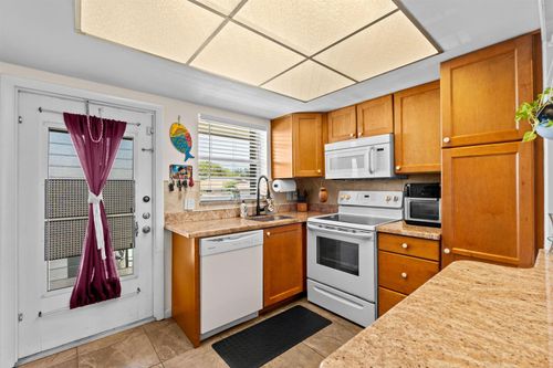203-312 Ne 17th Ave, Boynton Beach, FL, 33435-2558 | Card Image