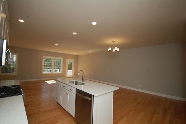 1E - 10 Sheffield St, Condo with 2 bedrooms, 3 bathrooms and null parking in Hudson NH | Image 5