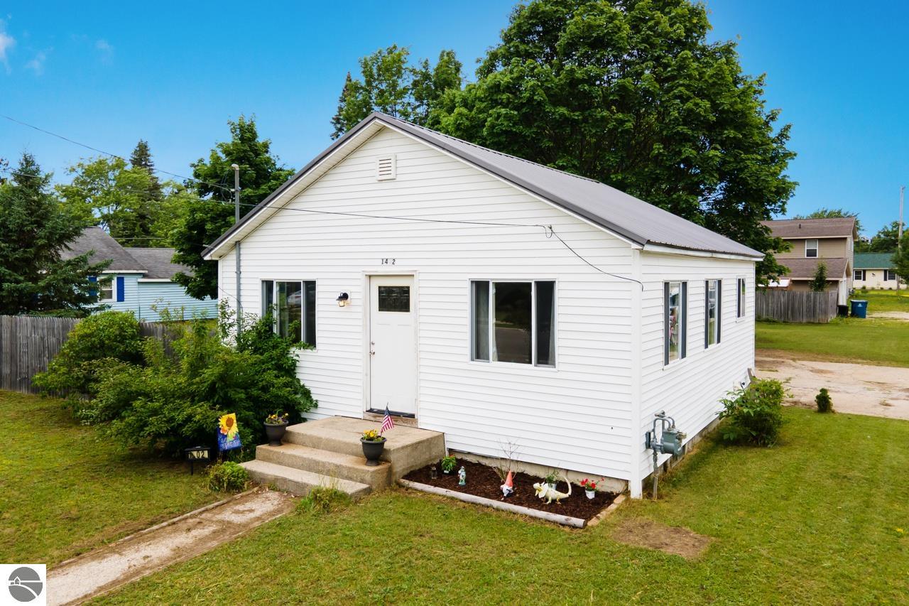 Chestnut St, Cadillac, MI 49601