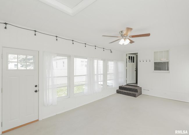 110 18 Th Ave, House other with 3 bedrooms, 1 bathrooms and null parking in Moline IL | Image 24