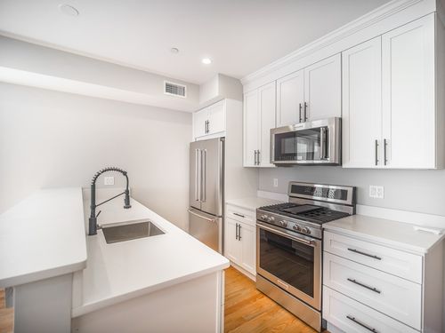 302-194 Havre St, Boston, MA, 02128-5002 | Card Image