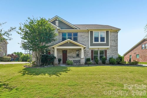 8337 Breton Way, Harrisburg, NC, 28075-3606 | Card Image