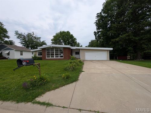34 Wilshire Dr, Fairview Heights, IL, 62208-1644 | Card Image