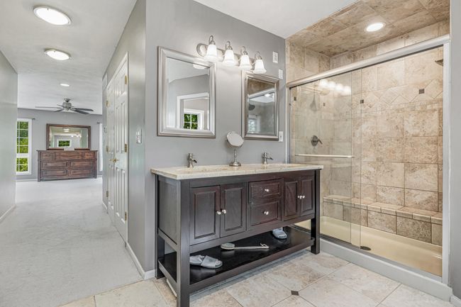 Bathroom-Primary-03 | Image 21