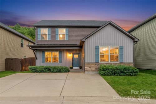 27 Mann Ln, Fletcher, NC, 28732-0329 | Card Image