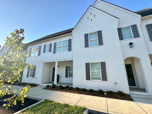 605 Meadow Crest Cir, Oxford, MS, 38655-1968 | Card Image