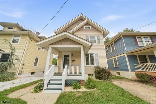 9 S Middaugh St, Somerville, NJ, 08876-2802 | Card Image