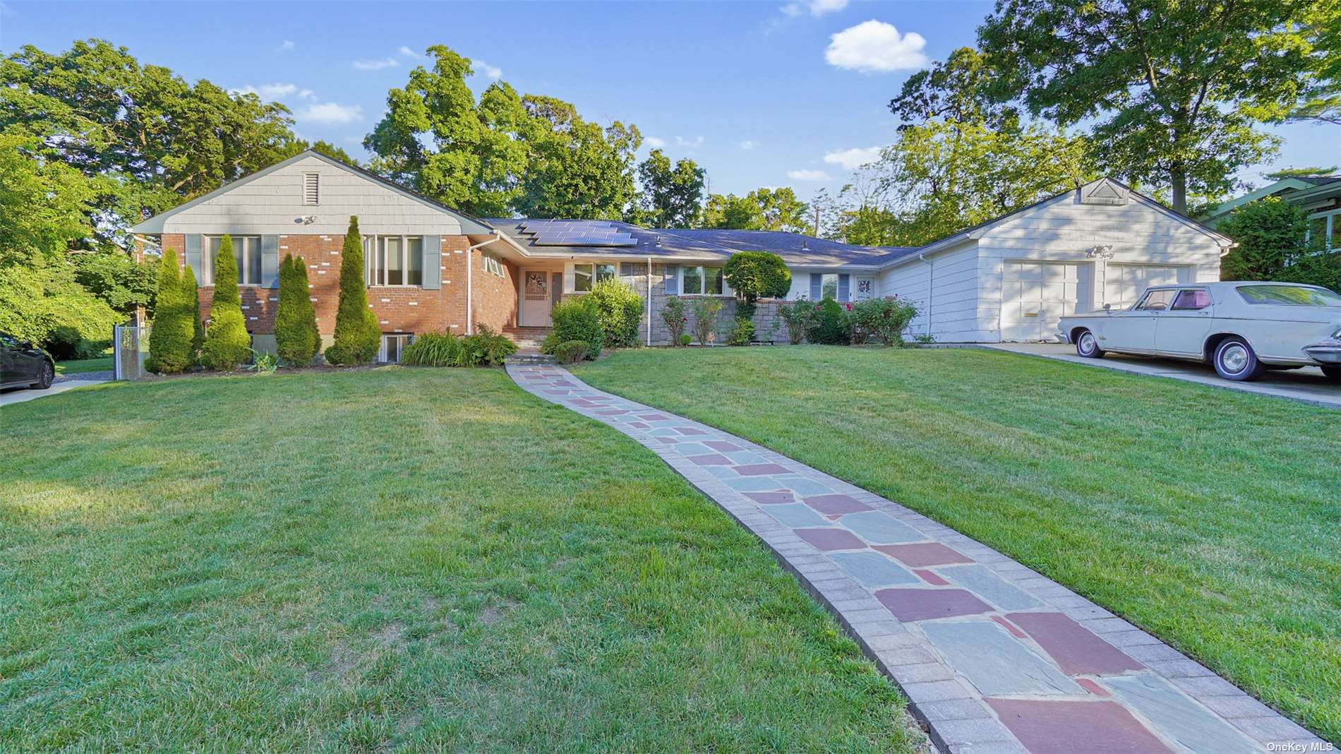 Long Dr, Hempstead, NY 11550