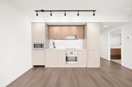 4208-13745 George Junction, Surrey, BC, V3T0V8 | Card Image