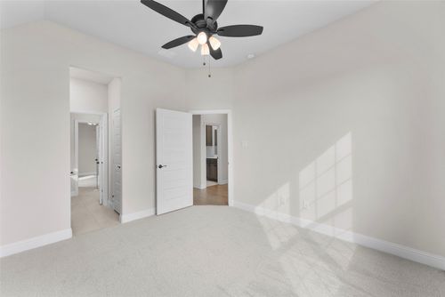 136 Lila Lake Dr, Waxahachie, TX, 75165-7642 | Card Image