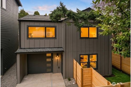 14321 C Interlake Ave N, Seattle, WA, 98133 | Card Image
