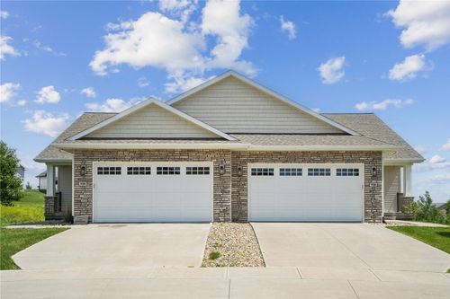 916 Summit Ct, Tiffin, IA, 52340-7906 | Card Image