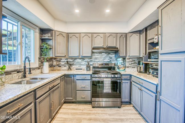 Kitchen | Image 11