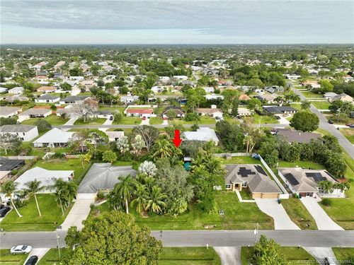 673 Se Damask Ave, Port Saint Lucie, FL, 34983-3806 | Card Image