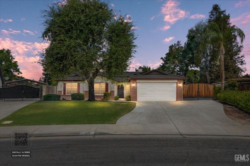 5808 San Pierre Court, Bakersfield, CA, 93308 | Card Image