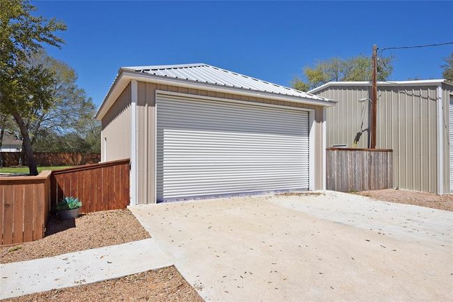 This is a view of the oversized 2 car garage for the Guest house. Again, sideways lead you where you need to be. | Image 28