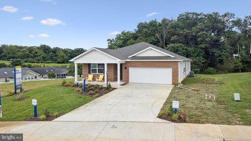 17 River Oak Dr, STAUNTON, VA, 24401-9105 | Card Image