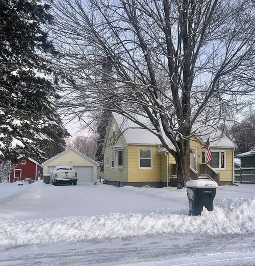 319 Eva St, Chippewa Falls, WI, 54729-3019 | Card Image