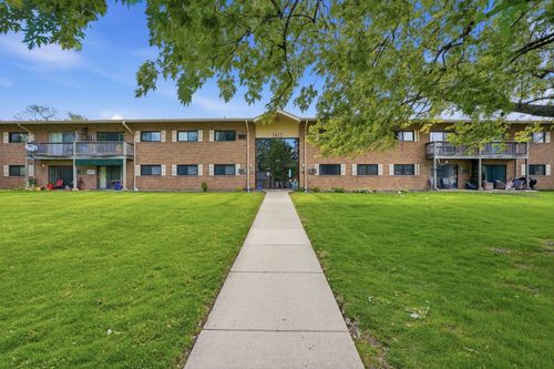 212-7413 Brookdale Dr, Darien, IL, 60561-4273 | Card Image
