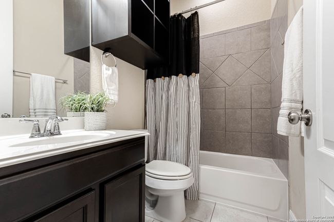 10539 Far Reaches Ln, House other with 5 bedrooms, 4 bathrooms and null parking in Helotes TX | Image 20
