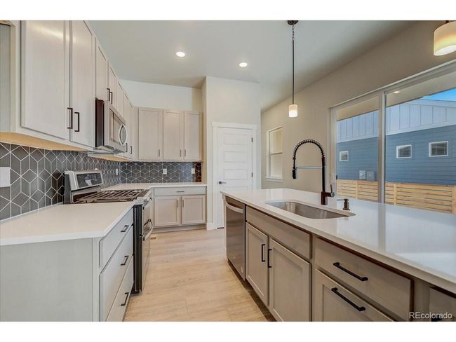 5962 Rendezvous Pkwy, Townhouse with 3 bedrooms, 3 bathrooms and null parking in Timnath CO | Image 13