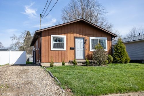 957 Carnegie Ave, Akron, OH, 44314-1133 | Card Image